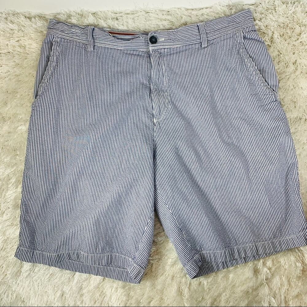 IZOD Blue Seersucker Shorts Flat Front Sz 36